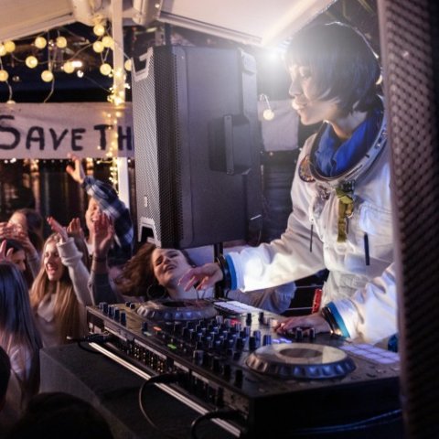 Sestava DJ set / menší párty (LD Systems BT + stativy + SLXD)